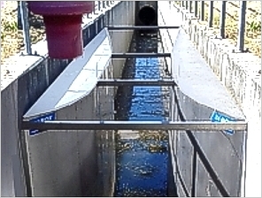 Venturi flume while operating