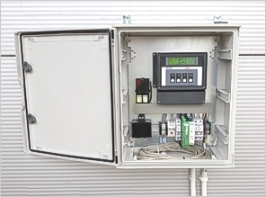 FLOWBOX flow meter with a data recorder in a cabinet 